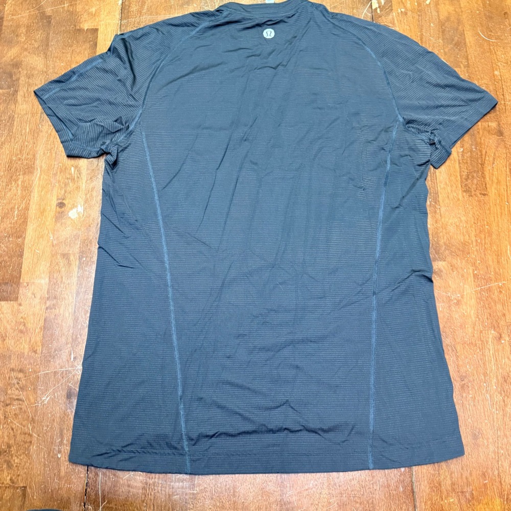 Lululemon Metal Vent Tech Shirt Mens XL Black Topo Graphic Short Sleeve Training - Picture 6 of 7